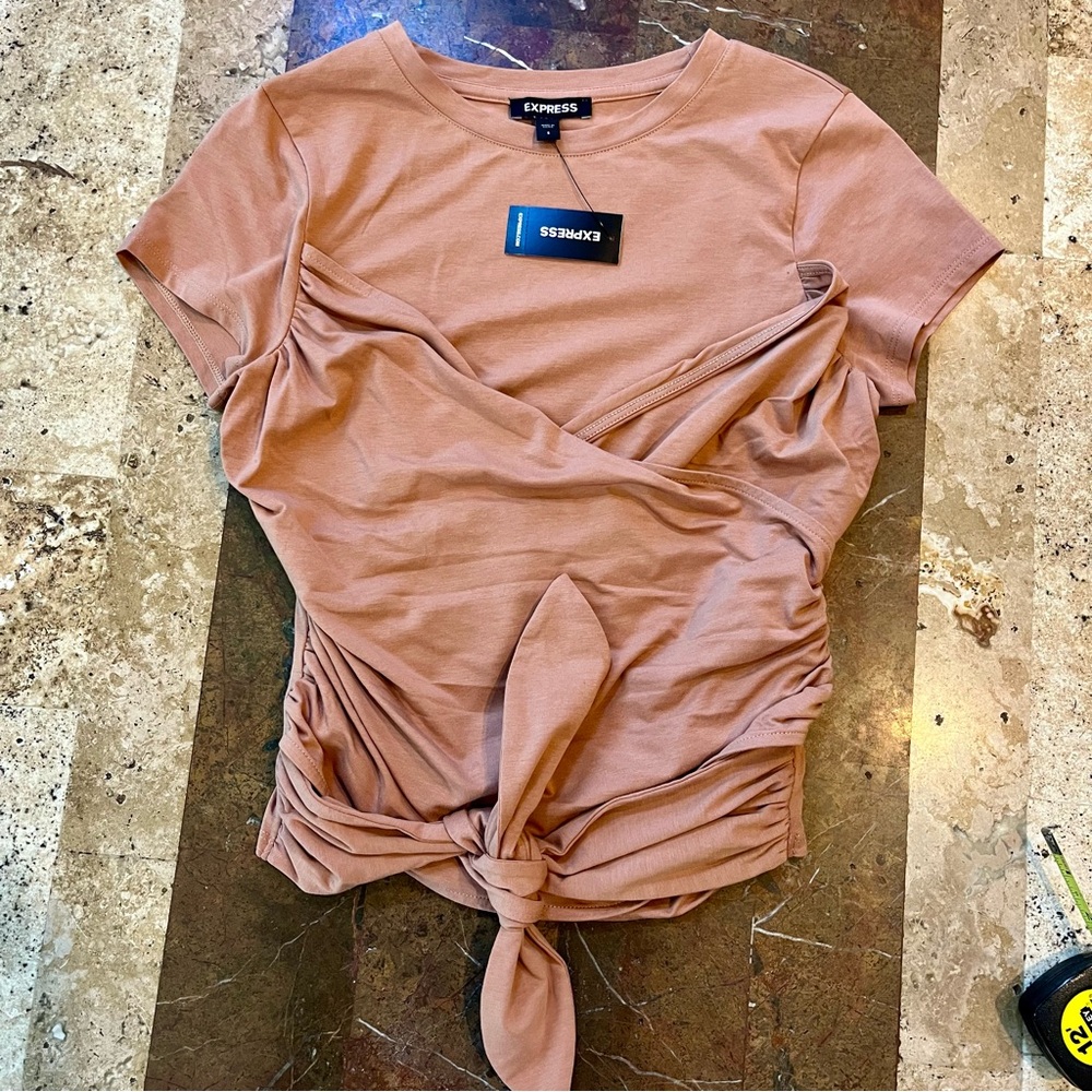 Women’s EXPRESS SZ S CAMEL COLORED STRETCH WRAP TIE FRONT SHORT SLEEVE TOP BNWT
